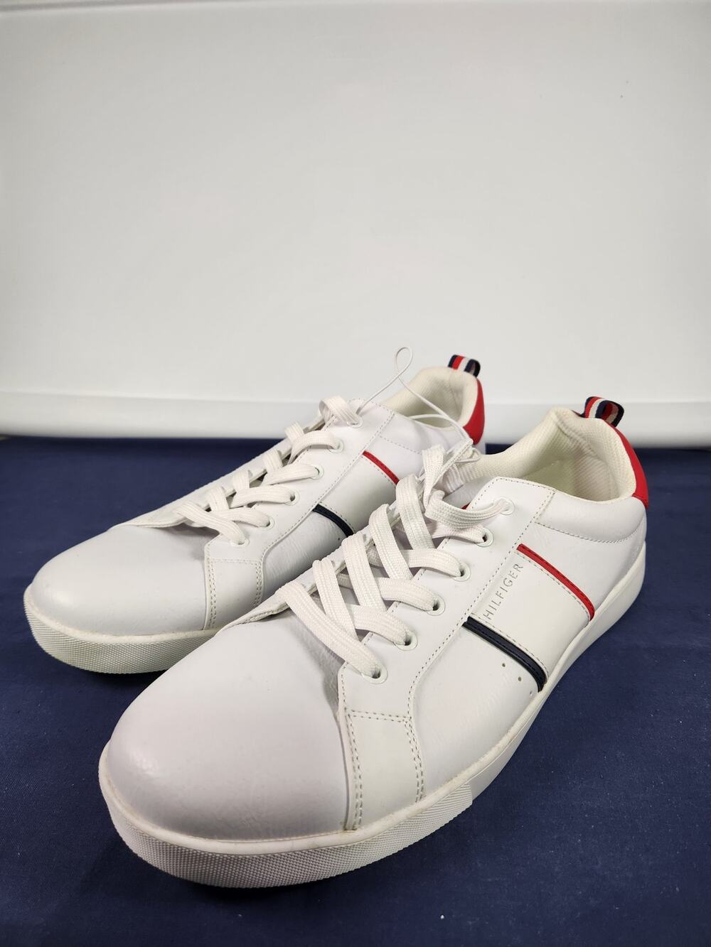 Tommy Hilfiger TMTIAN-R Men's Size 13 White Red Navy Low Top Sneakers NWOB